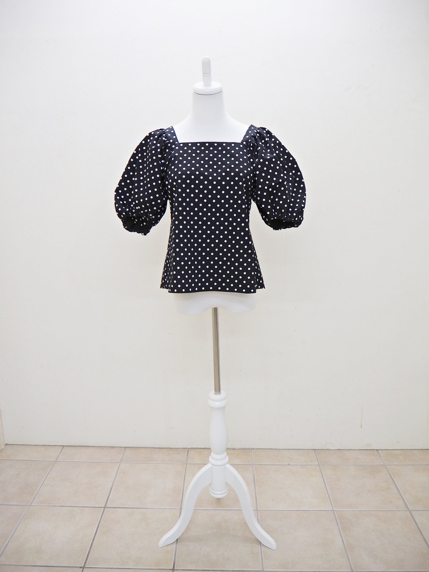 POIS パフスリーブドットブラウス BLACK
