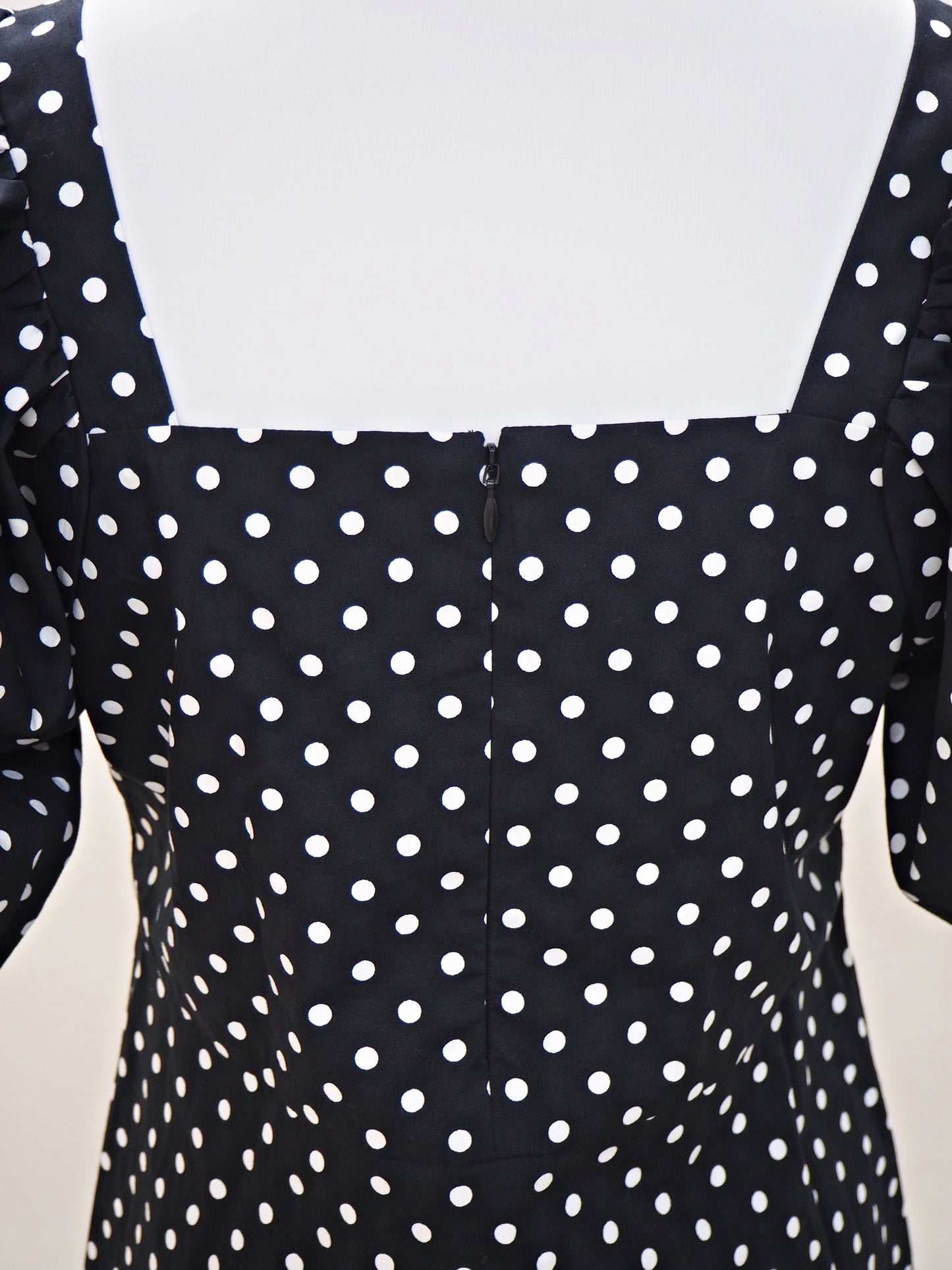 POIS パフスリーブドットブラウス BLACK