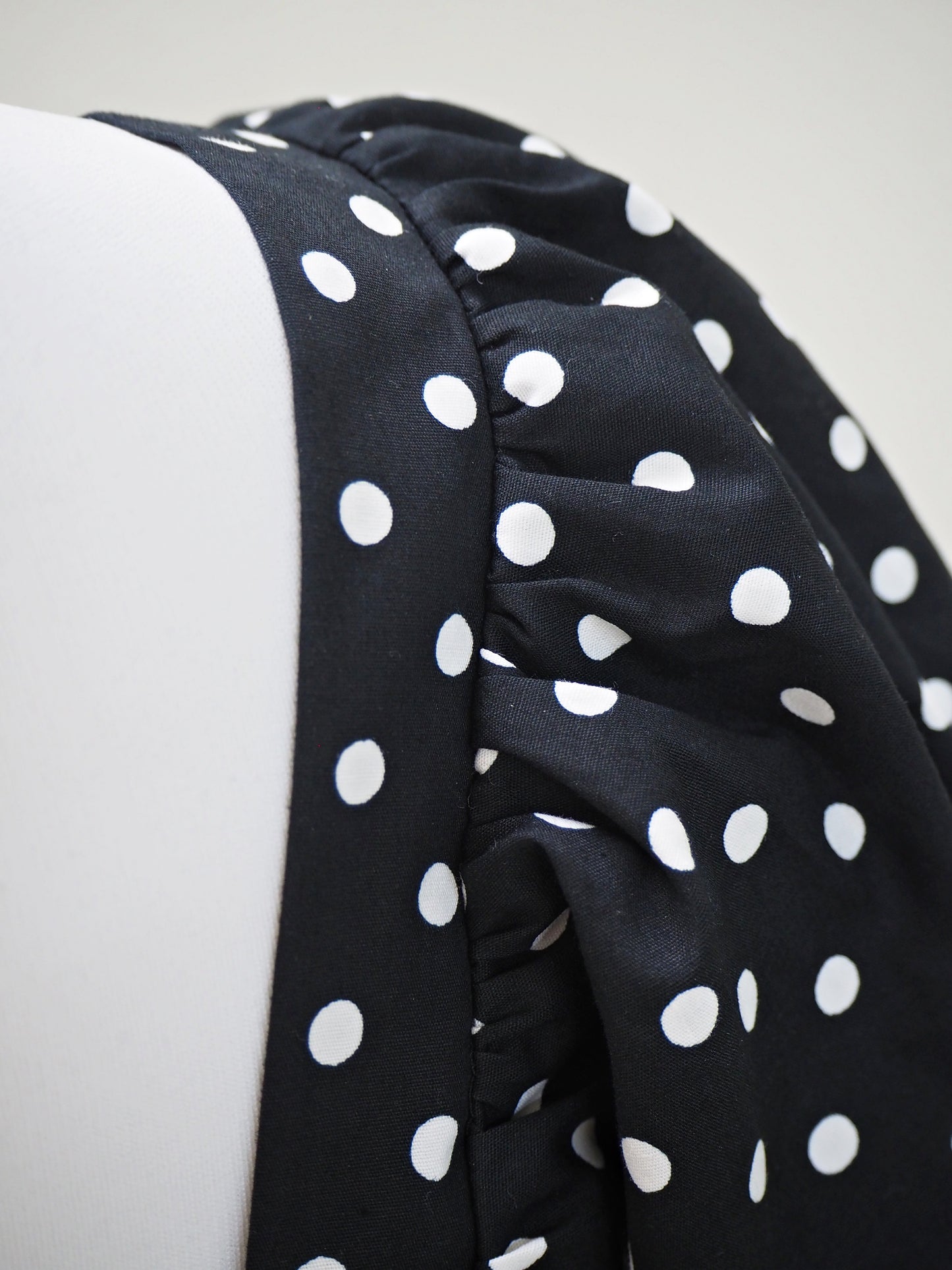 POIS パフスリーブドットブラウス BLACK