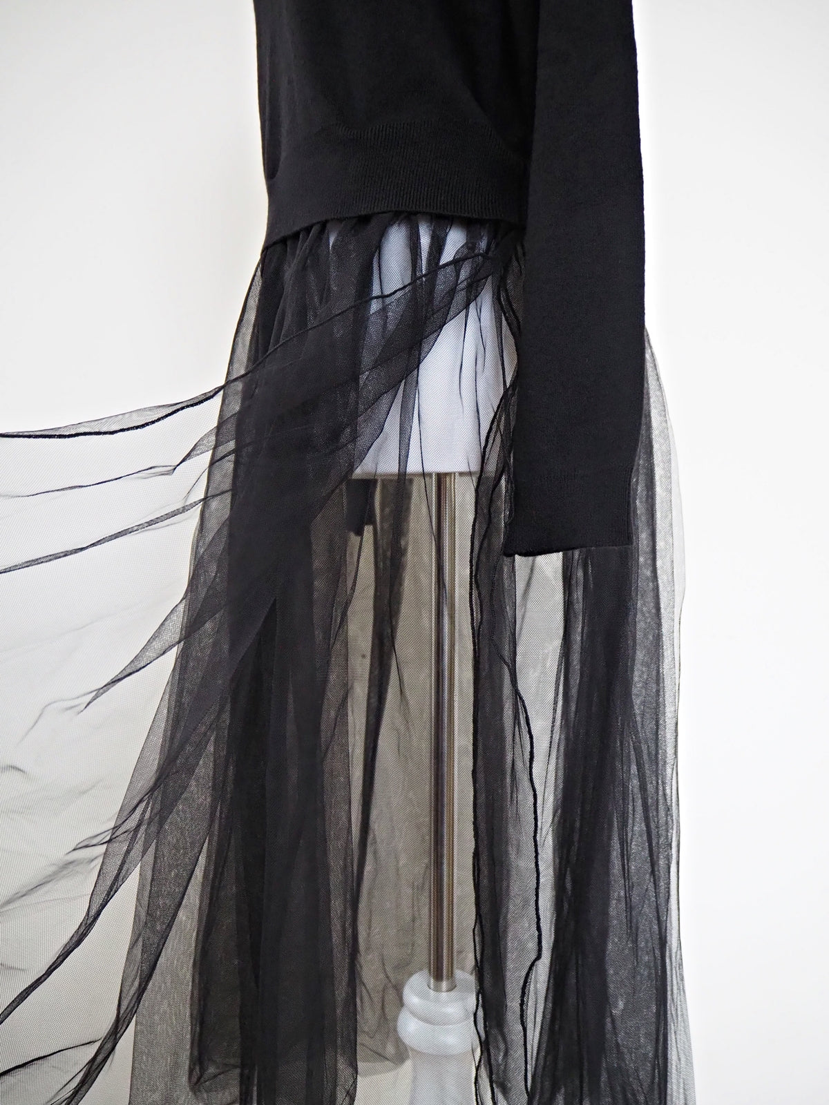 VOLER チュール付きニット BLACK