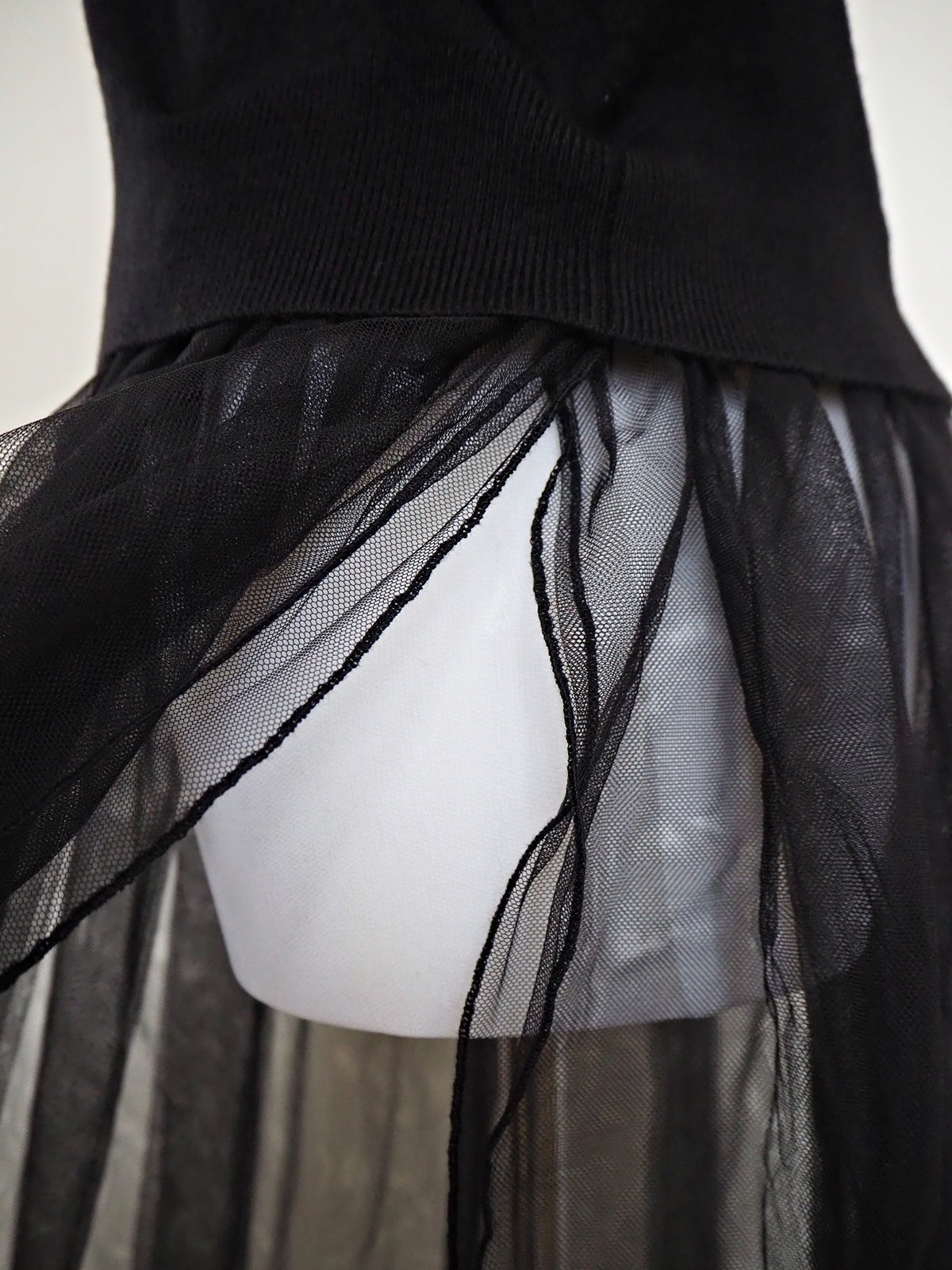 VOLER チュール付きニット BLACK